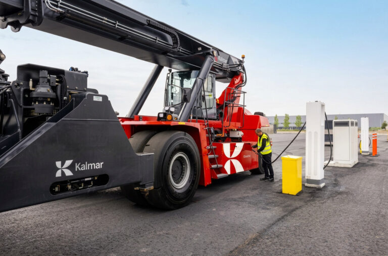 Kalmar - vysokotonážní manipulační technika pro průmysl a logistiku
